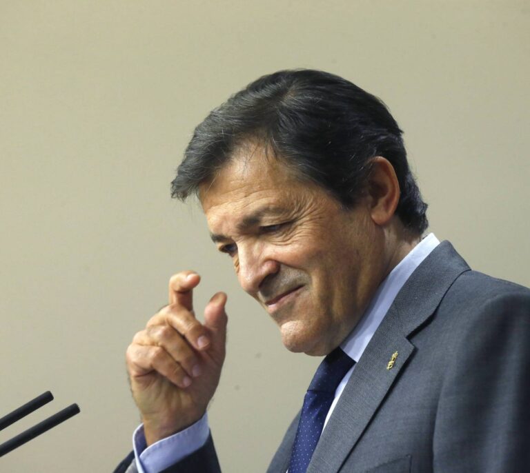 Fernández no aclara qué hará el PSOE con los diputados que rompan la disciplina