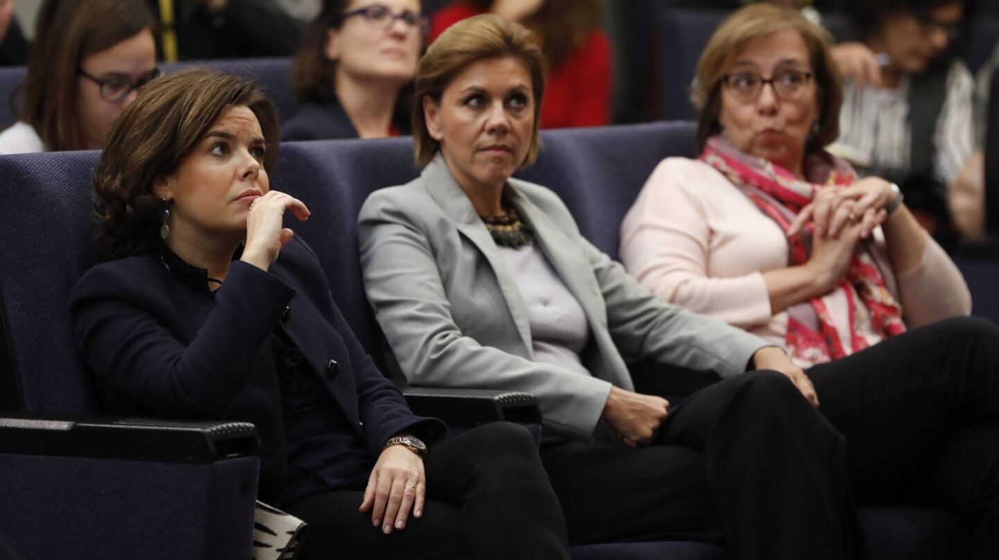 Soraya Sáenz de Santamaría y María Dolores de Cospedal.