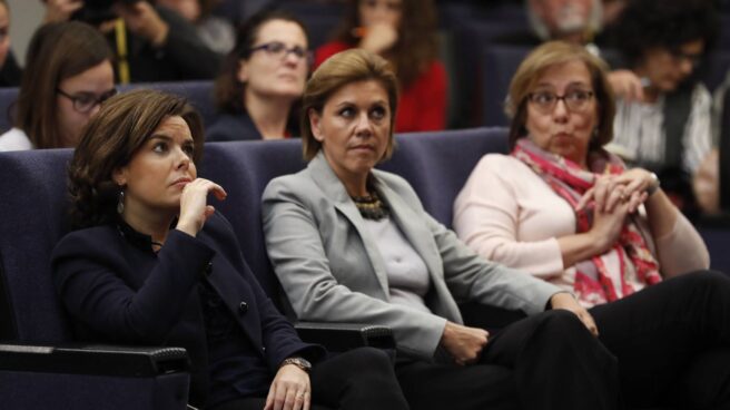 Soraya Sáenz de Santamaría , María Dolores de Cospedal Soraya Sáenz de Santamaría y María Dolores de Cospedal.