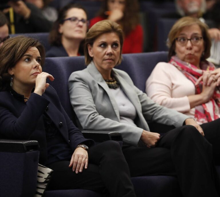 Santamaría y Cospedal se contraprograman en Barcelona en pleno desafío nacionalista