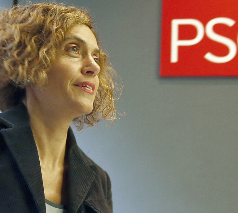 La Gestora del PSOE 'depura' a Batet y Sumelzo y salva a Robles