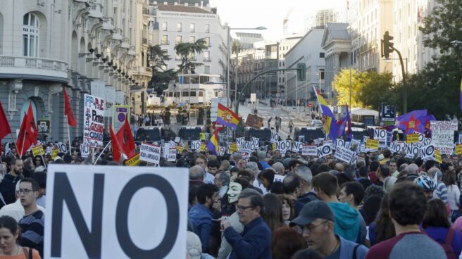 Iglesias saluda finalmente a los manifestantes de 'Rodea el Congreso'