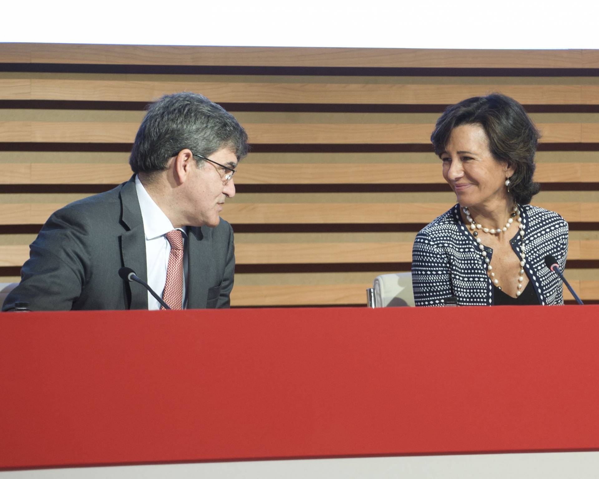 Santander ganó 4.606 millones de euros, un 22,5% menos, hasta septiembre