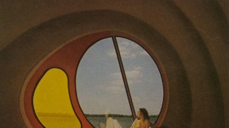 'La casa del siglo', de Ant Farm (Richard Jost, Chip Lord, Doug Michels). Publicado en la revista Playboy (1973).