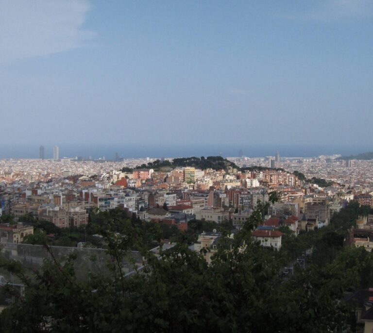 Barcelona adelanta a Madrid y ya tiene los barrios más caros de España
