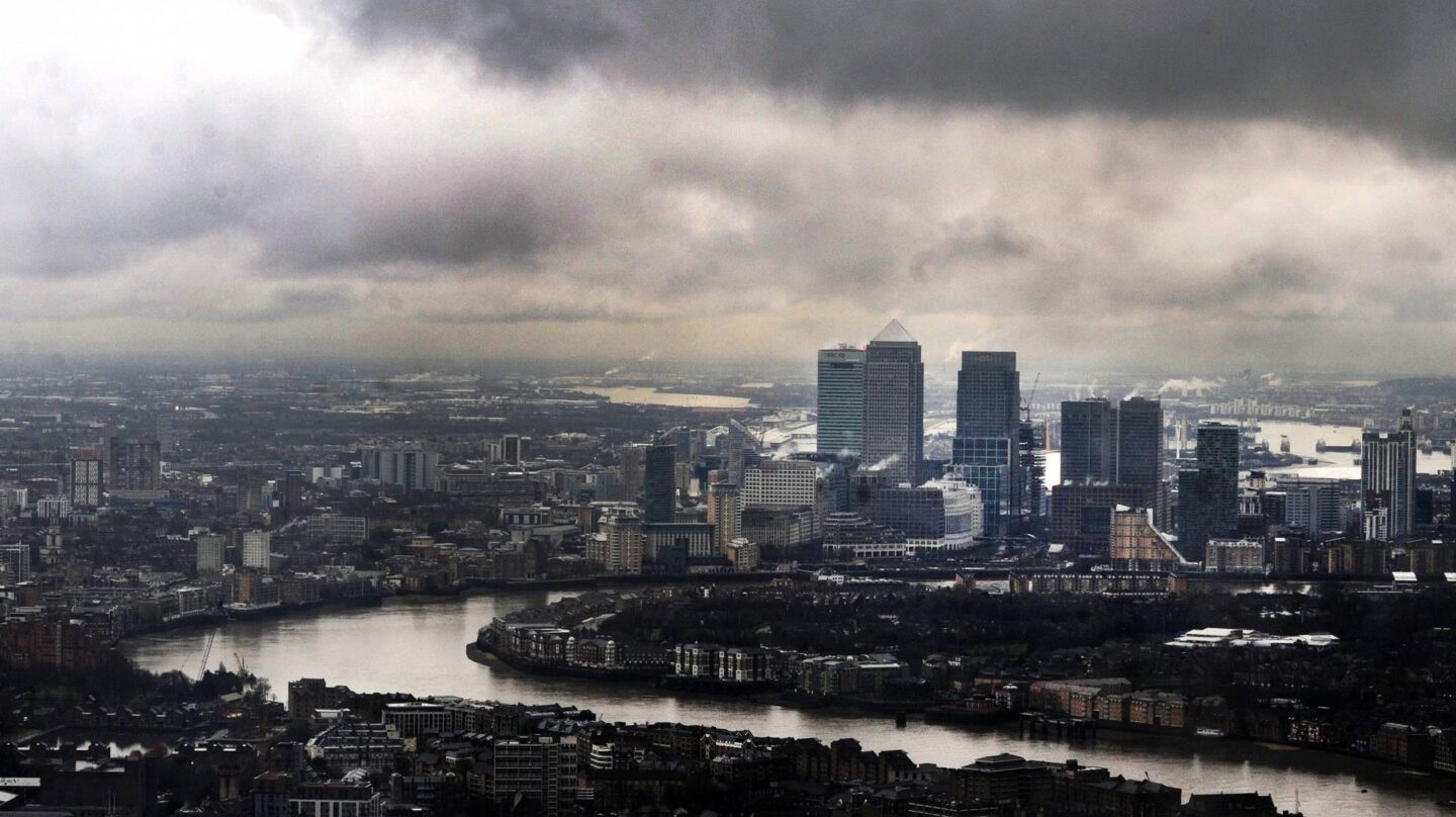 Panorámica de los rascacielos de la City de Londres, donde crece la incertidumbre ante el Brexit.