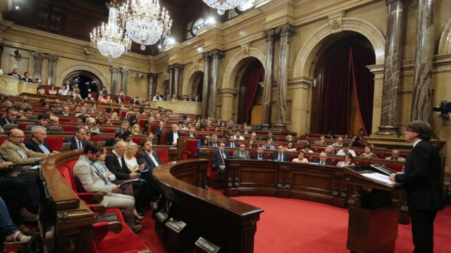 El presidente de la Generalitat, Carles Puigdemont, en el Parlament.