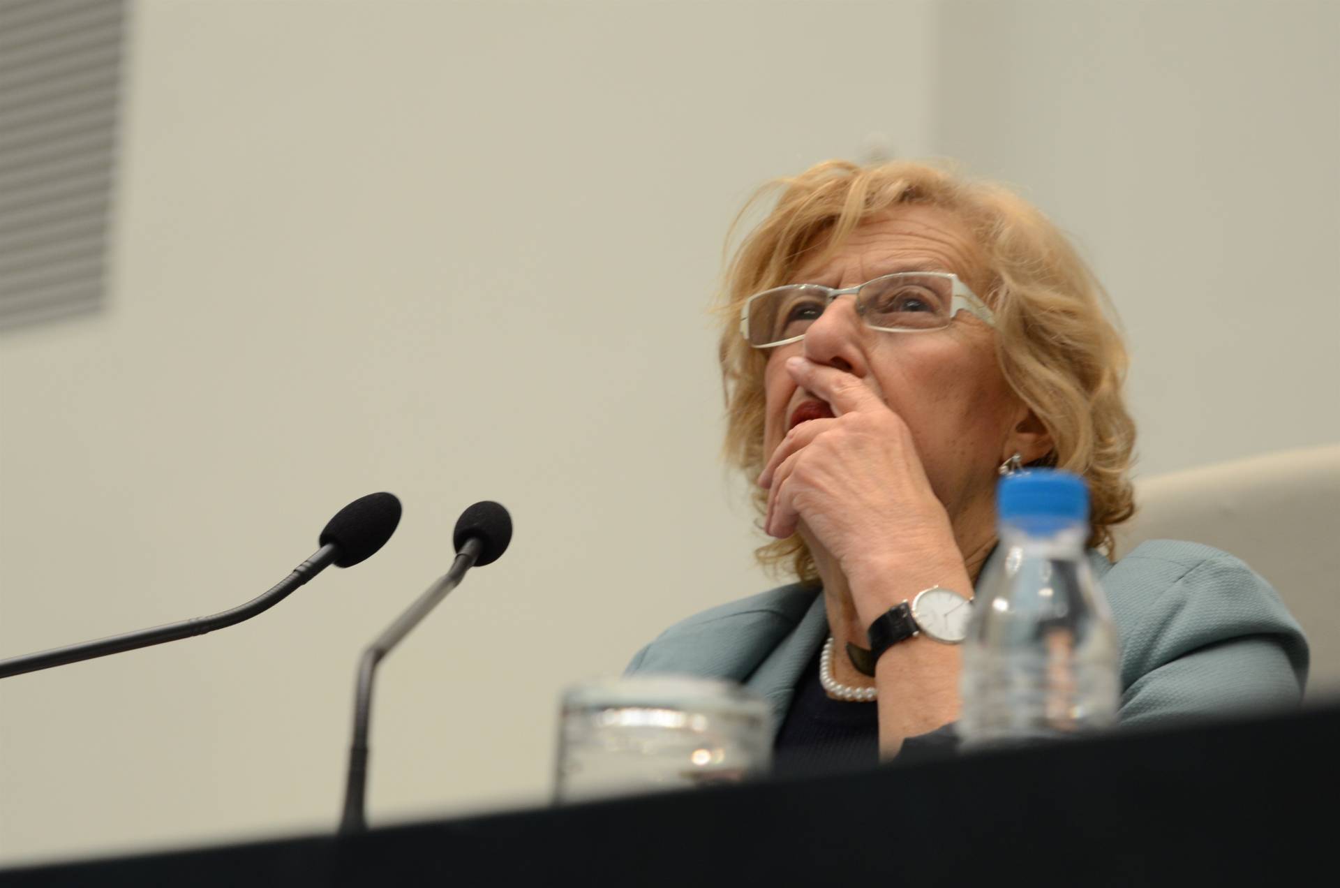 La alcaldesa de Madrid, Manuela Carmena, durante un pleno del Ayuntamiento.