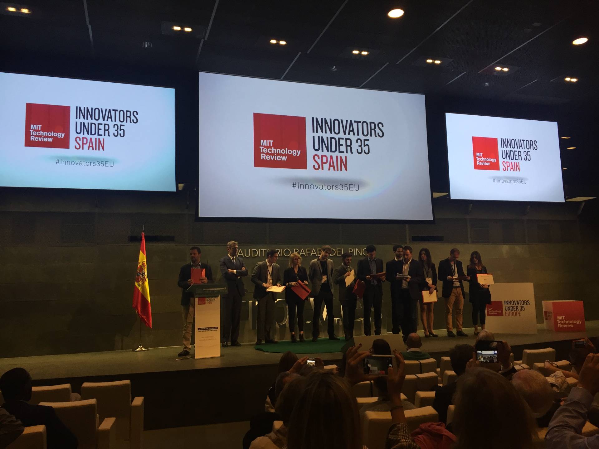 Acto de entrega de los premios a los 10 mejores innovadores españoles menores de 35 años, en Madrid.