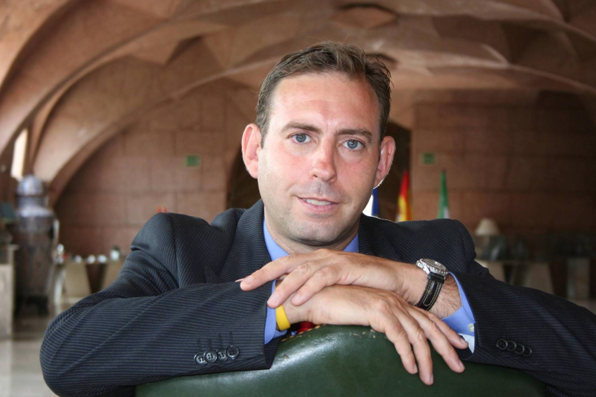 El alcalde de Jun dimite para incorporarse al gabinete de Pedro Sánchez en Moncloa