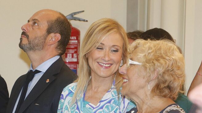 Cifuentes aparta de la dirección del Canal al primo de Esperanza Aguirre