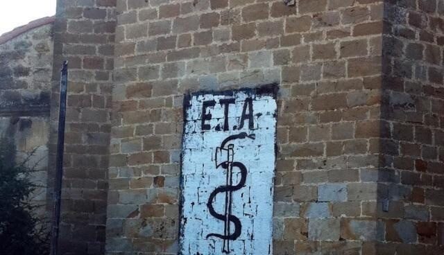 ETA "honra" a sus militantes en este año "especial" pero elude hablar de disolución