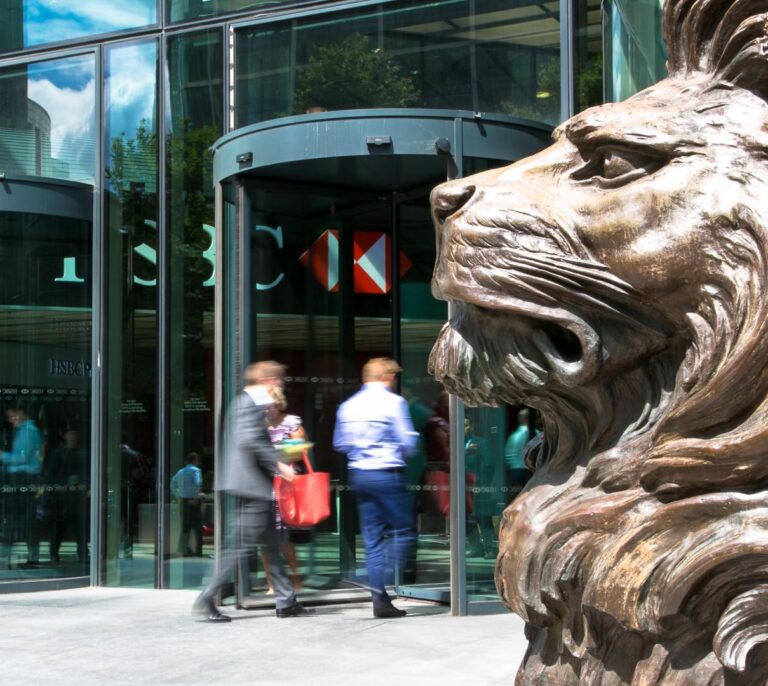 El mayor banco europeo avisa a España de que mayores salarios frenarán el empleo