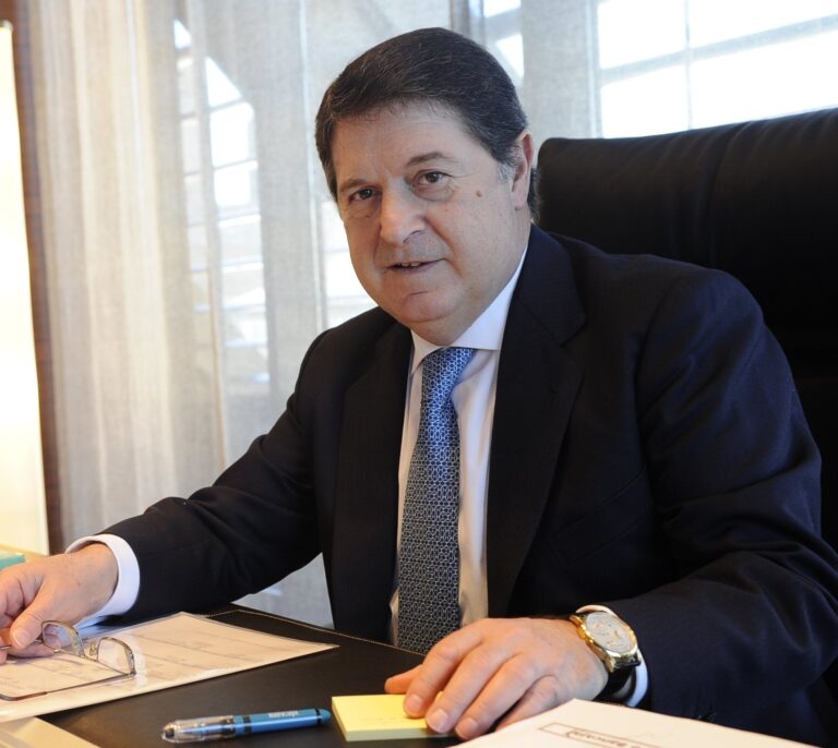 Olivas reconoce que Cotino le dio 500.000 euros por mediar en la venta de una eólica