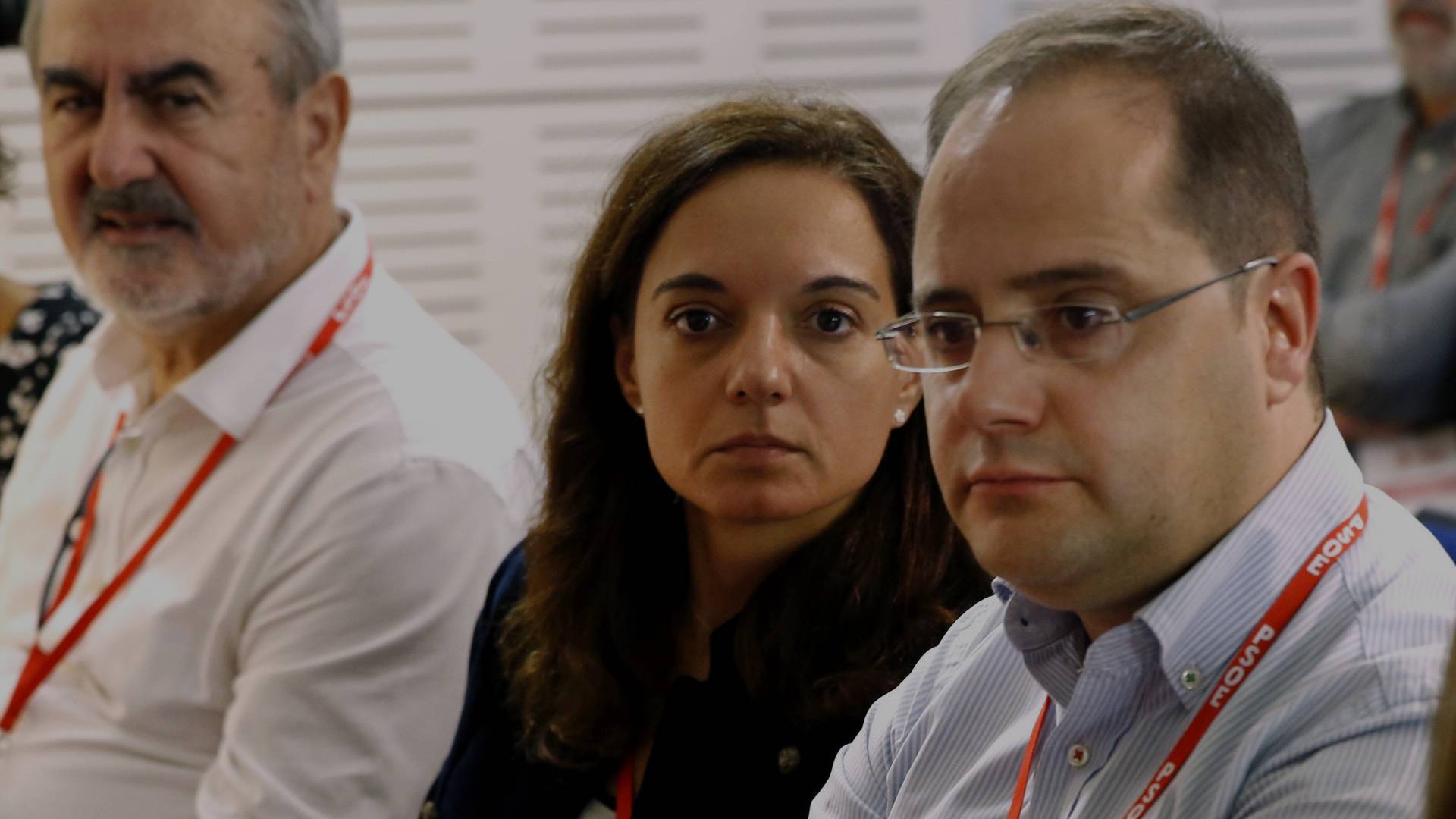 César Luena, con Sara Hernández a su derecha.