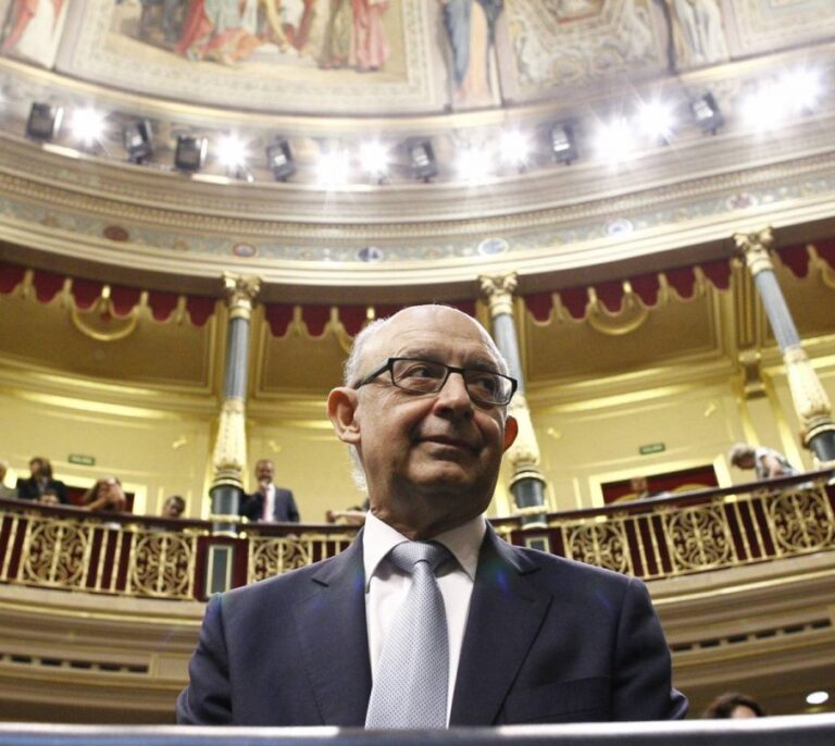 El Gobierno admite ante Bruselas 1.100 millones de gasto no presupuestado en los ayuntamientos