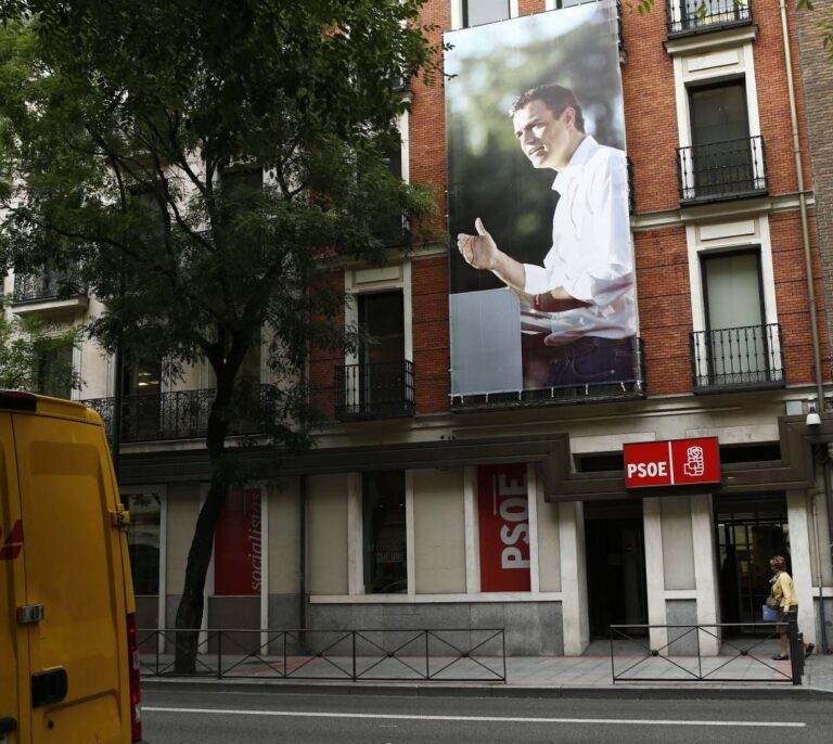Susana Díaz usaría el 'no' para expulsar a Sánchez y a Borrell de las primarias