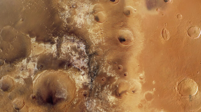 Marte es rojo porque está lleno de agua oxigenada
