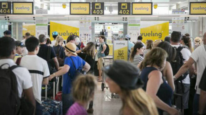 Vueling acapara la mitad de las quejas a aerolíneas