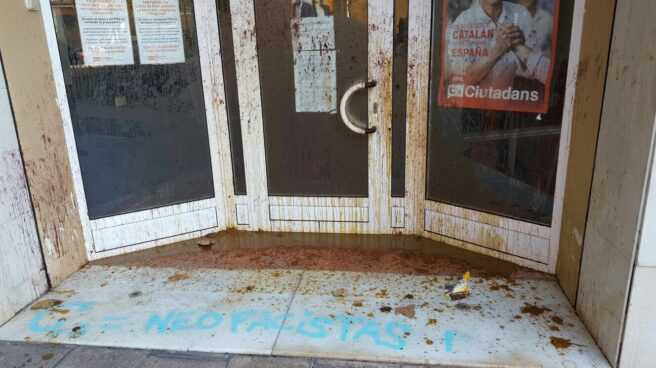 Ataque a la sede de Ciudadanos en L'Hospitalet de Llobregat.