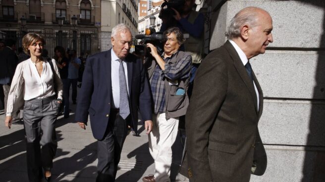 Rajoy liquidó el G-8 citando en persona a Margallo y Fernández Díaz