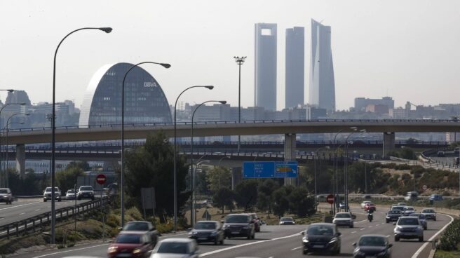 Contaminación-Madrid-coches Tráfico de coches en la ciudad de Madrid.