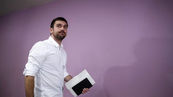 Ramón Espinar, senador de Podemos, antes de ofrecer las explicaciones.