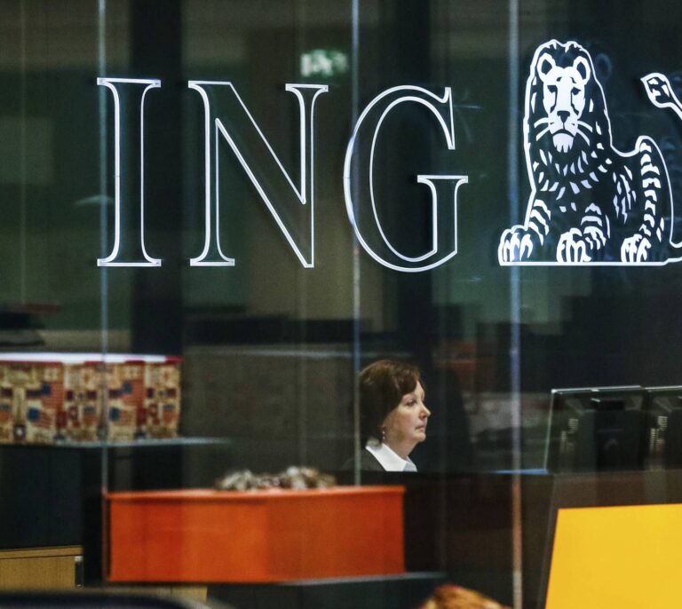 Ana Botín echa un capote a su gran enemigo online y recomienda invertir en ING