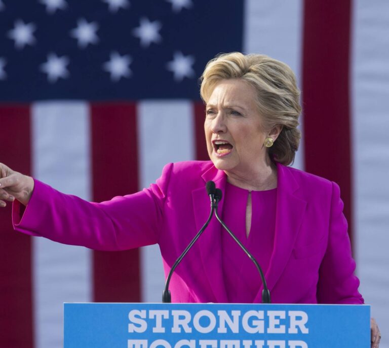 Hillary Clinton culpa de su derrota al director del FBI