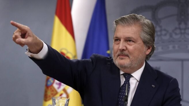 Rajoy pide a sus ministros diálogo, pacto y consenso con la oposición