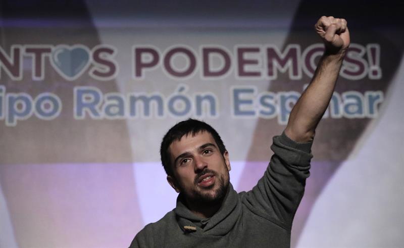 El candidato de Juntas Podemos, Ramón Espinar, en un acto de campaña.