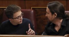 Errejón pasa a la tercera fila del Hemiciclo e Irene Montero ocupa su escaño