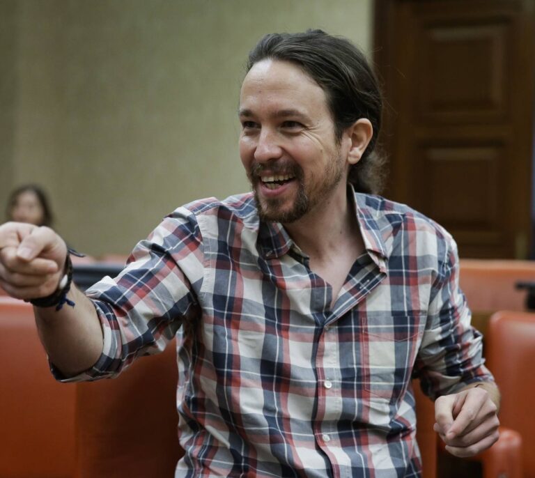 Pablo Iglesias, "orgulloso" de que Teresa Rodríguez dé voz a una "nación olvidada"