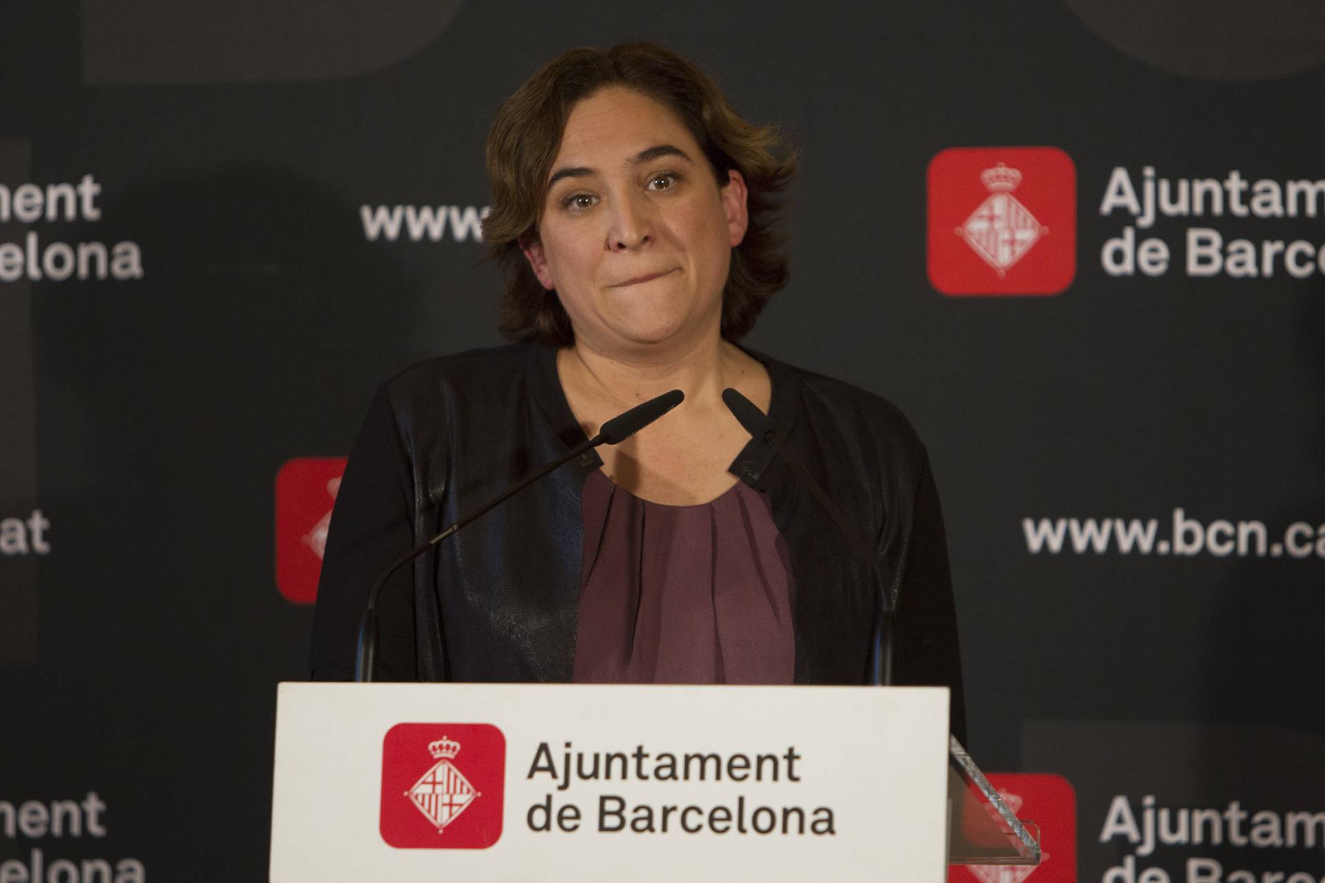La alcaldesa de Barcelona, Ada Colau, este miércoles en el Ayuntamiento de Barcelona.