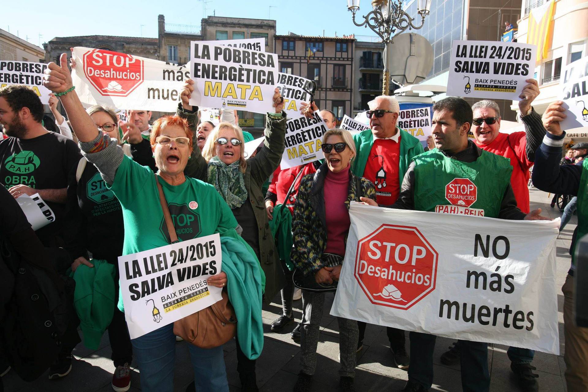 Vecinos de Reus, en una manifestación contra la pobreza energética convocada el miércoles pasado.