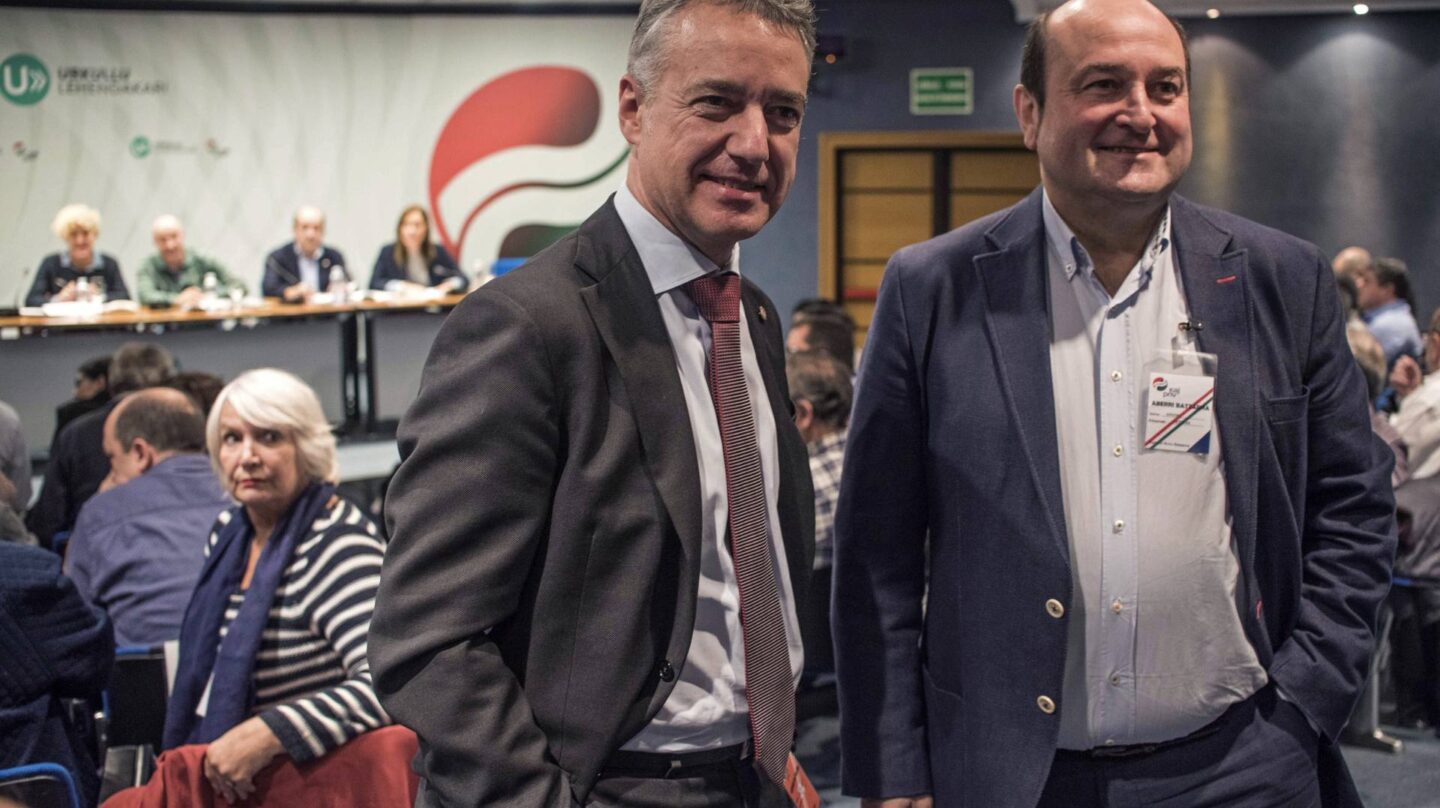 El lehendakari Iñigo Urkullu y el presidente del PNV, Andoni Ortuzar, durante la Asamblea Nacional del PNV.