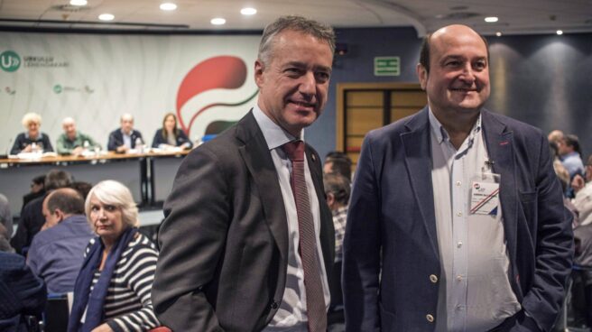 El lehendakari Iñigo Urkullu y el presidente del PNV, Andoni Ortuzar, durante la Asamblea Nacional del PNV.