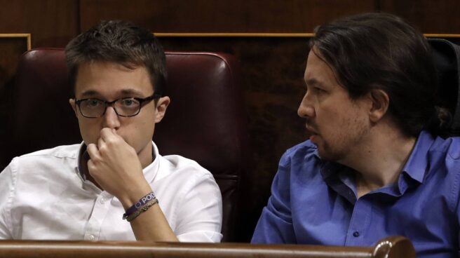 Errejón apadrina el 15-M: "Estamos levantando las banderas del primer Podemos"