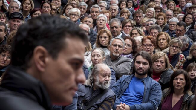 El ex secretario general de Pedro Sánchez, a su llegada a Xirivella, en Valencia.