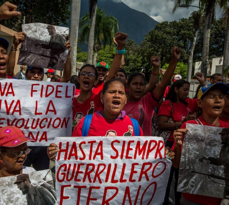 Despedida multicolor al 'padre de Cuba'