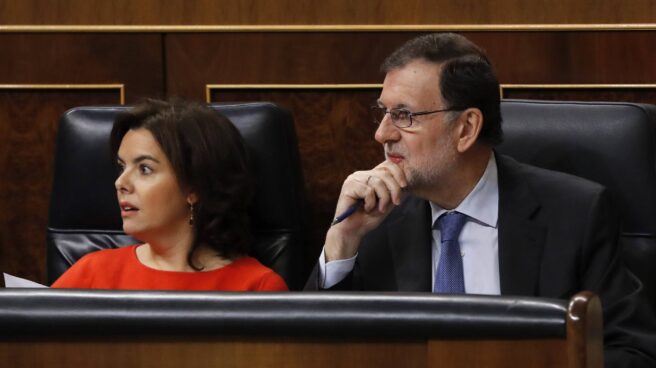 Soaraya Sáenz de Santamaría y Mariano Rajoy, en el Congreso. Soaraya Sáenz de Santamaría y Mariano Rajoy, en el Congreso.