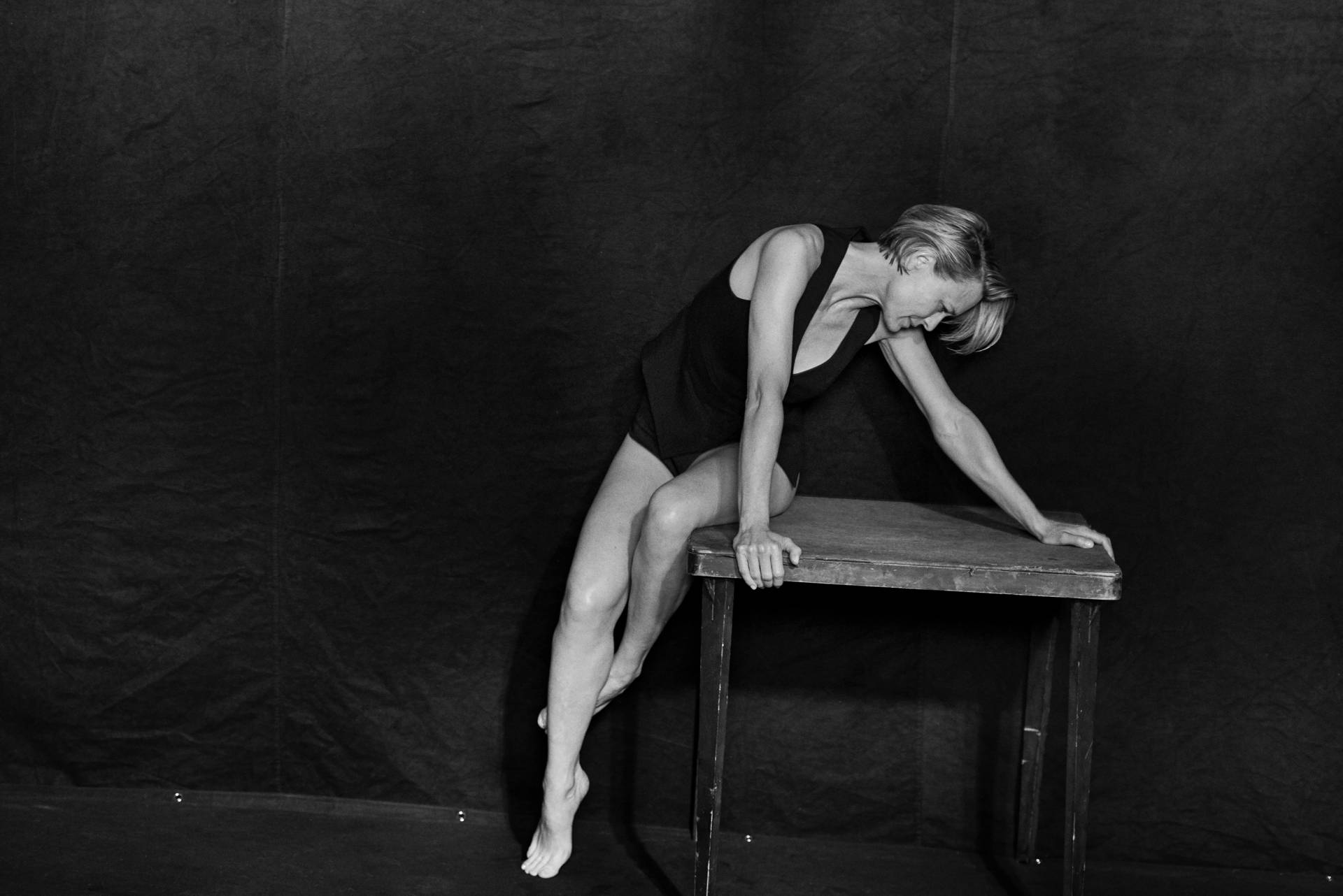 Robin Wright fotografiada por Peter Lindbergh parfa el Calendario Pirelli 2017.