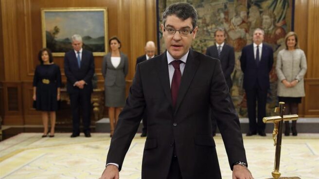 Álvaro Nadal jura el cargo de ministro de Energía, Turismo y Agenda Digital.