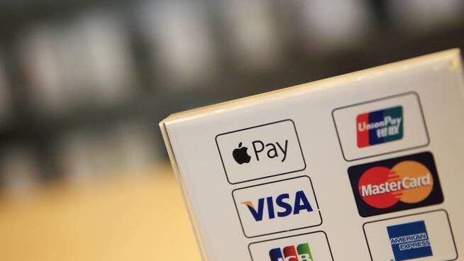 apple-pay- El logo de Apple Pay, indicando que el usuario tiene disponible el uso de esta aplicación.