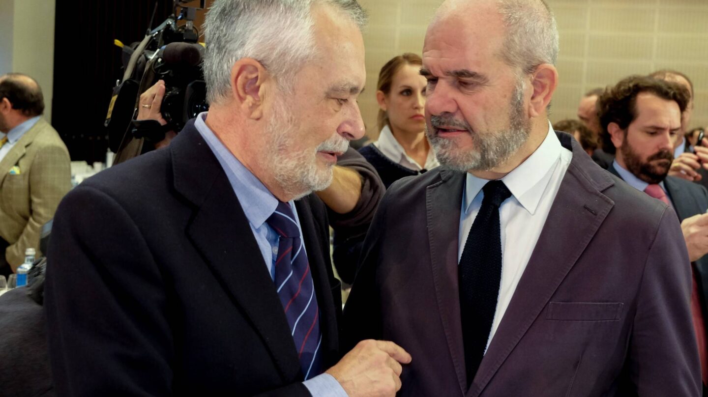José Antonio Griñán y Manuel Chaves, ex presidentes de la Junta de Andalucía y procesados en la pieza política del 'caso ERE'.