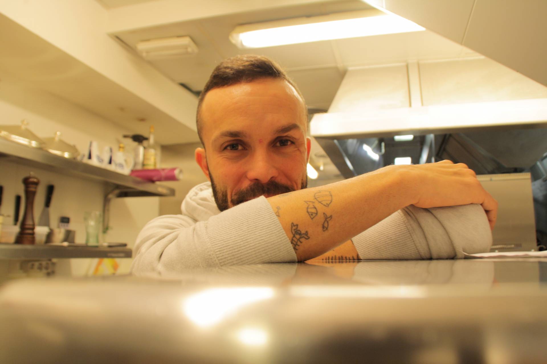 El chef Iván Domínguez nos enseña la cocina de Ánima.