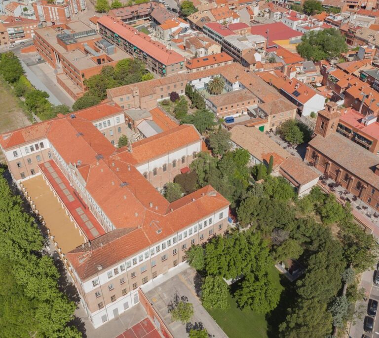 Cifuentes paraliza el derribo de edificios históricos por el Ayuntamiento de Madrid