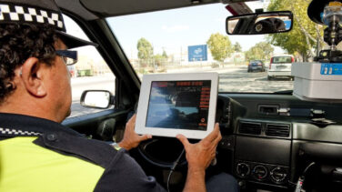 El choque entre Gobierno y ayuntamientos demora la jubilación anticipada de policías