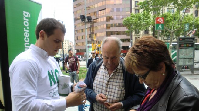 Albert Rivera, en una acción en la calle en los inicios de Ciudadanos.