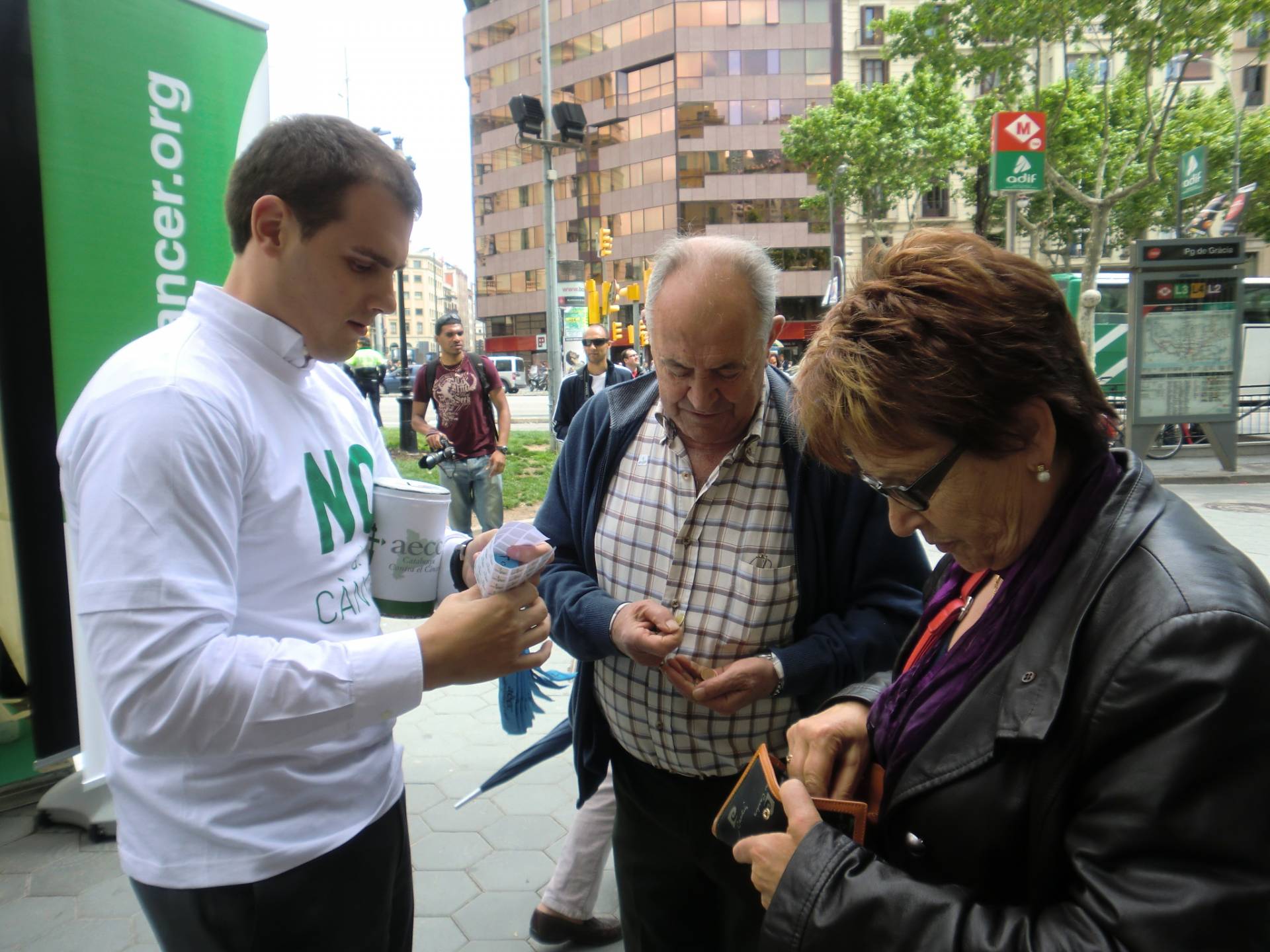 Albert Rivera, en una acción en la calle en los inicios de Ciudadanos.